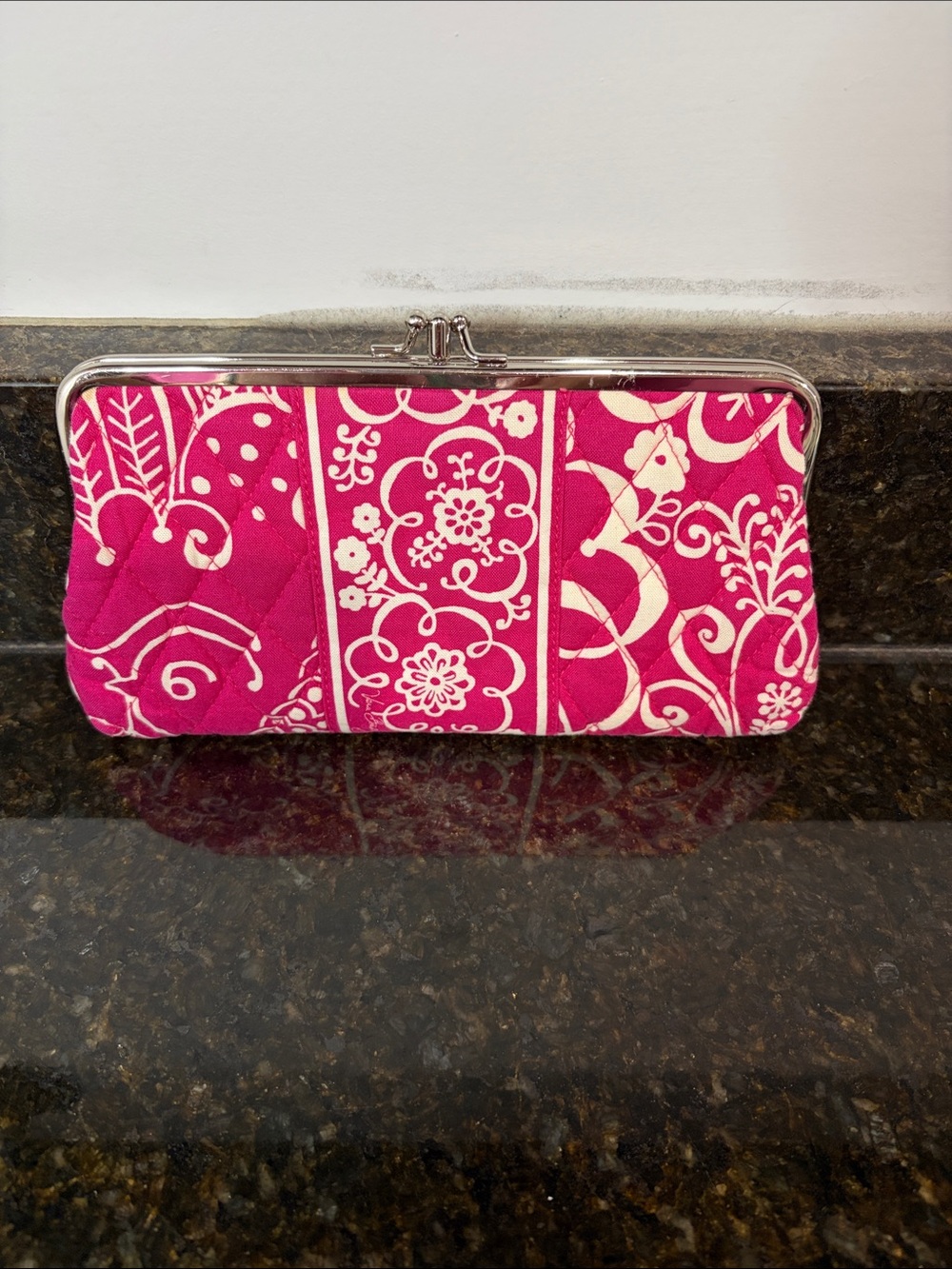 VERA BRADLEY Quilted Kisslock Clutch Wallet in Retired Twirly Birds Pink Pattern